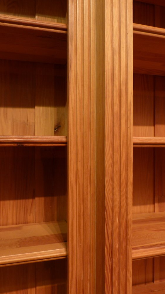 Klassisches B&uuml;cherregal, massiv Kiefer, komplett zerlegbar