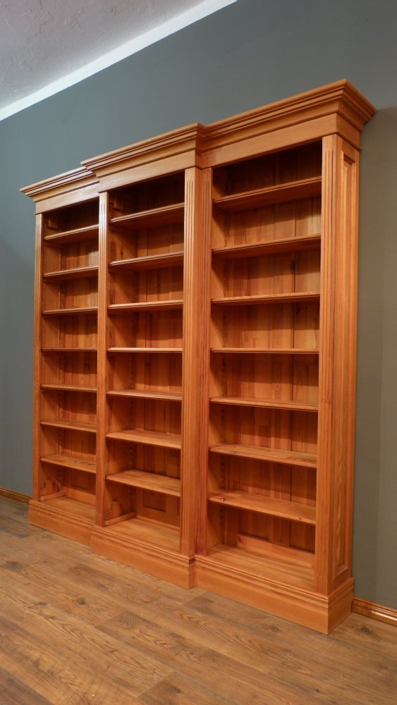 Klassisches B&uuml;cherregal, massiv Kiefer, komplett zerlegbar