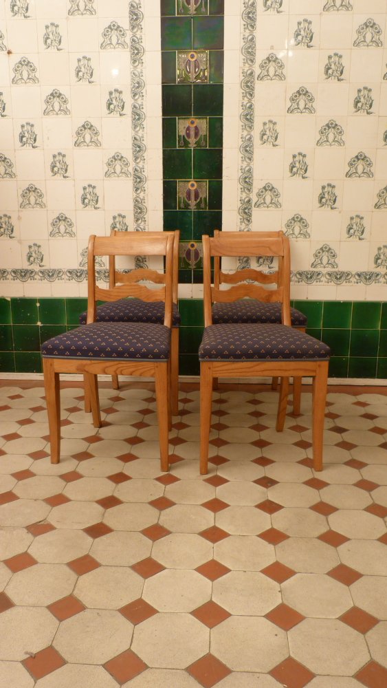 Vier Biedermeierst&uuml;hle, Esche um 1860