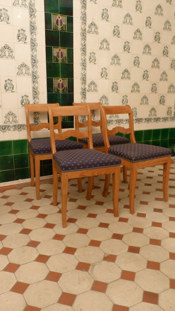 Vier Biedermeierst&uuml;hle, Esche um 1860