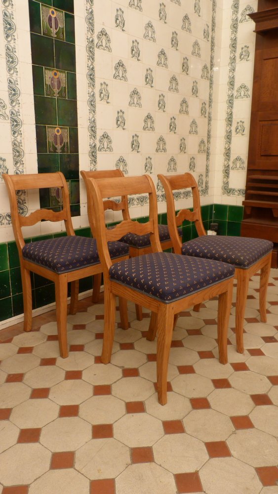 Vier Biedermeierst&uuml;hle, Esche um 1860