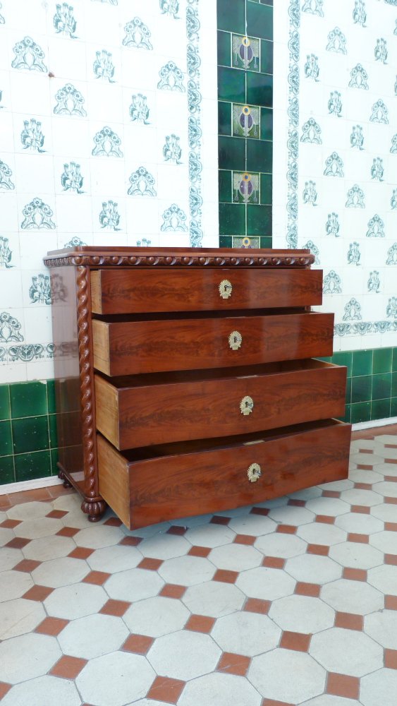Viersch&uuml;bige Kommode, Mahagoni handpoliert um 1880
